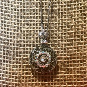 30 “ box chain with beautiful vintage pendant